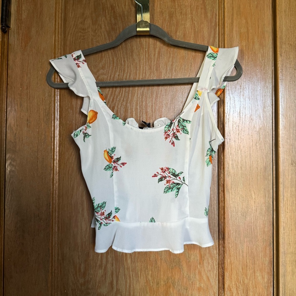 Ruffled white pattern tank
